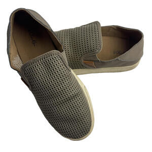 OluKai Women’s Pehuea Slip On Sneaker Shoe Size 7.5 Tan